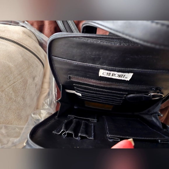 Knapsack Convertible to Backpack - Picture 5 of 5